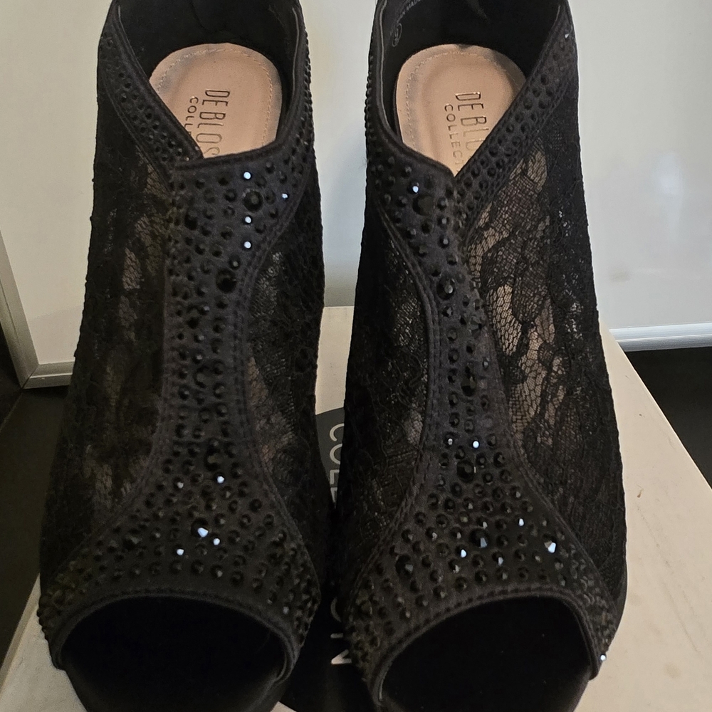 De Blossom Collection Black Lace Peep Toe Heels
